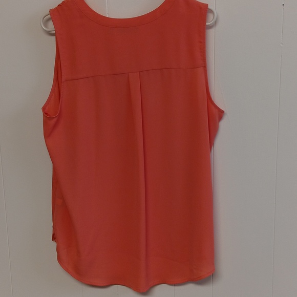 Top - Picture 3 of 4